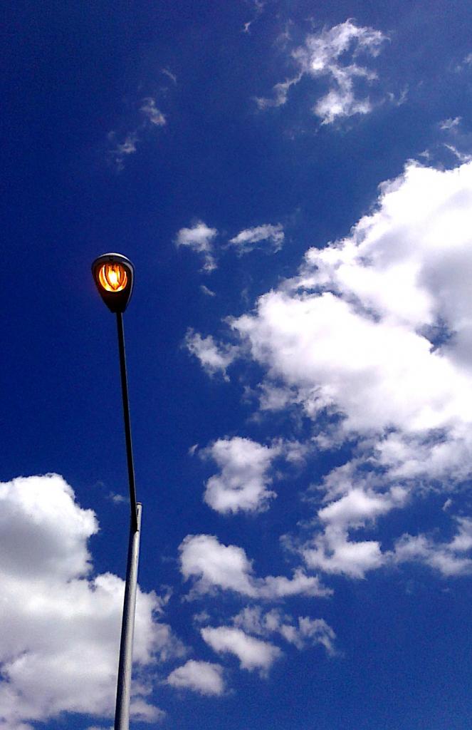 Day streetlight